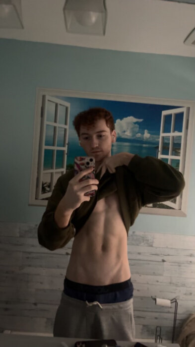 Maxisfree (@maxisfree), OnlyFans creator