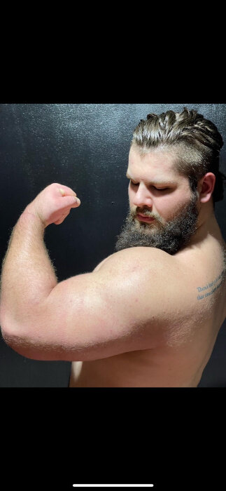 Maxturnerxxx (@maxturnerxxx), OnlyFans creator