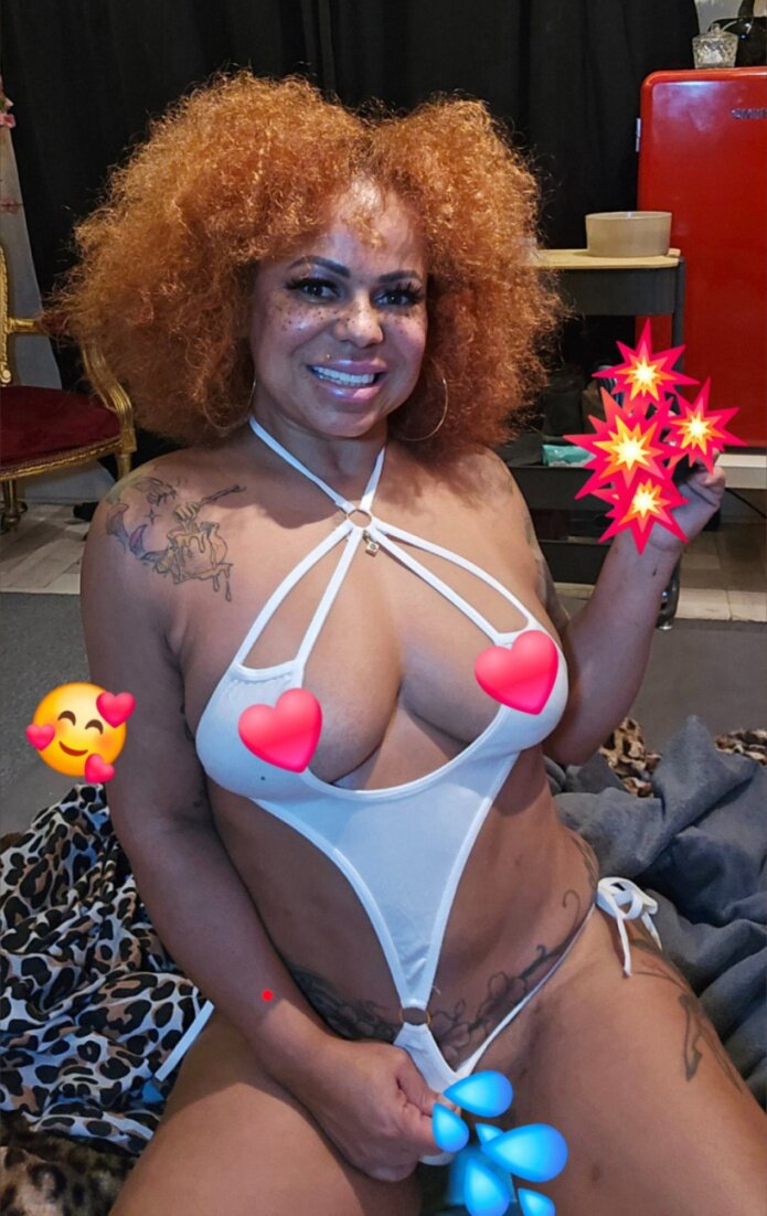 I am Maya Honey (@mayahoningdauw), OnlyFans creator
