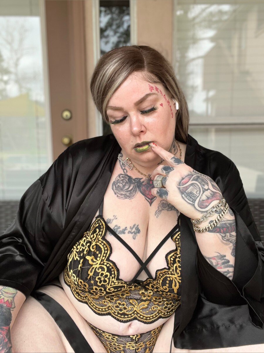 Maybae88 (@maybae88), OnlyFans creator