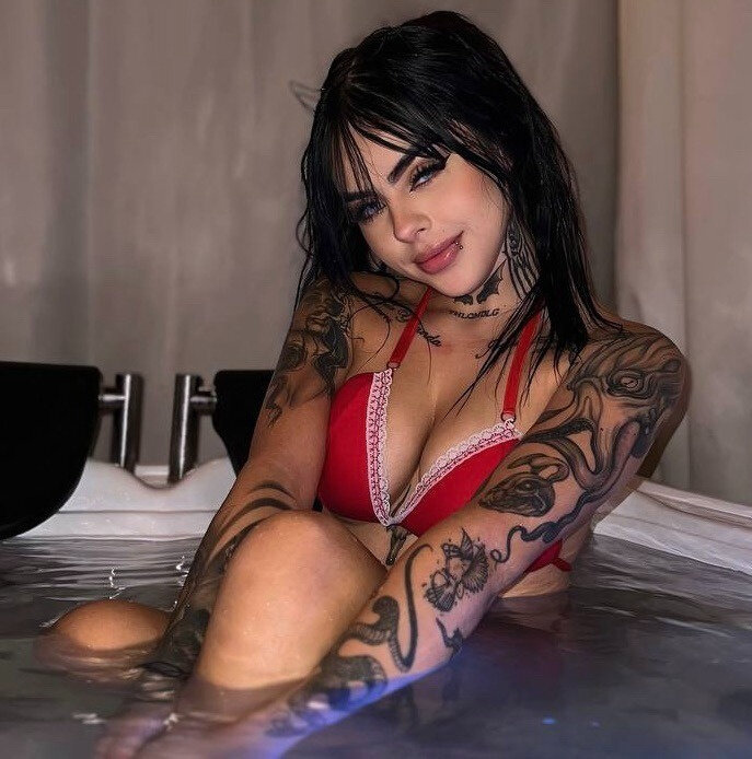 Mayra (@mayrasworld), OnlyFans creator