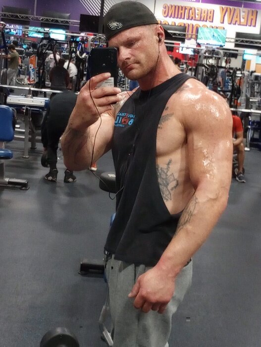 looking (@meanmattydean), OnlyFans creator