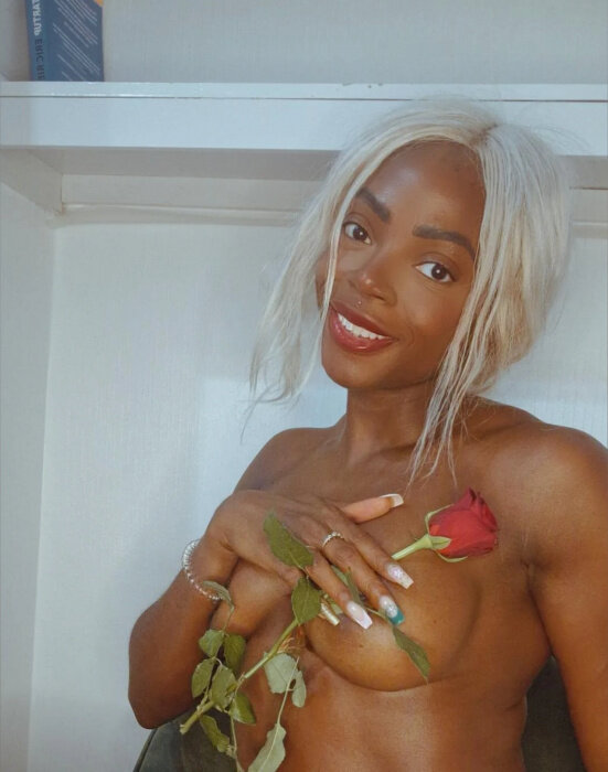 Mebutmore (@mebutmore), OnlyFans creator