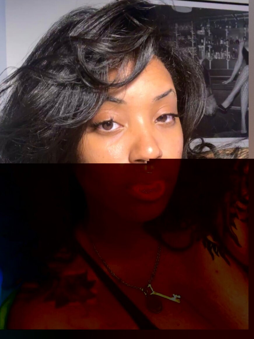 Melamamiii (@melamamiii), OnlyFans creator