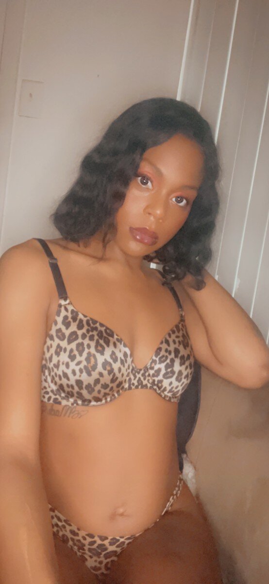 Melaniemarie972 (@melaniemarie972), OnlyFans creator