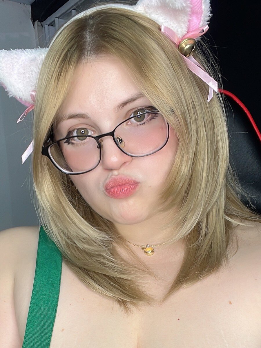 Melinyan (@melinyan), OnlyFans creator
