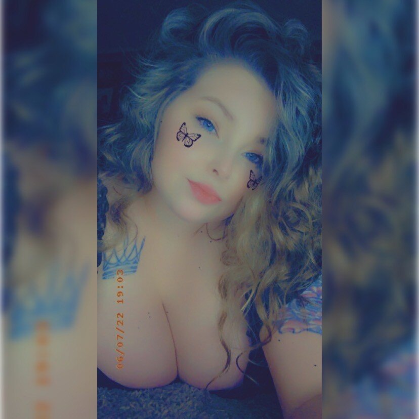 Mequeenbitch1 (@mequeenbitch1), OnlyFans creator