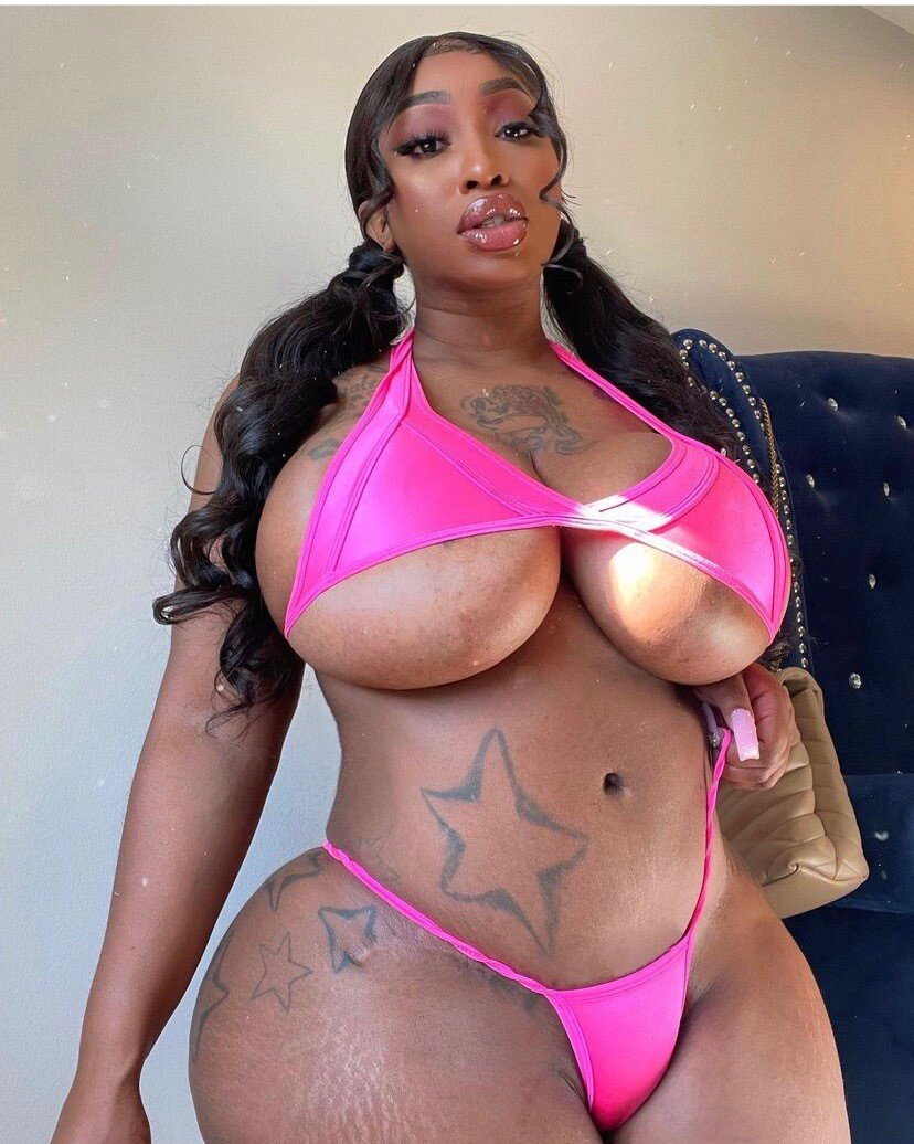 Mercedesass2finee (@mercedesass2finee), OnlyFans creator