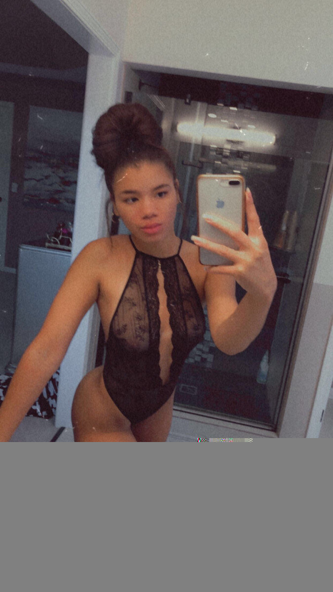 Mercedeswrld (@mercedeswrld), OnlyFans creator