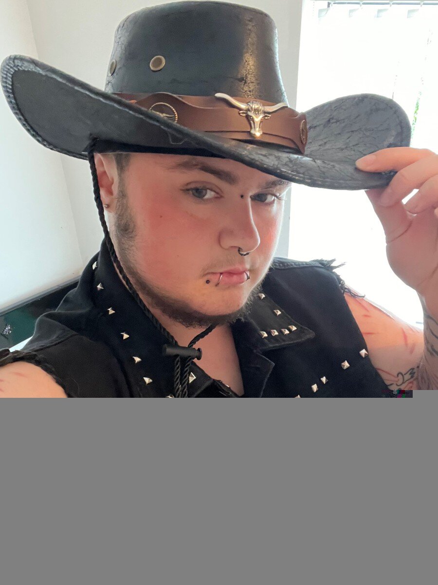 Merlinpup21 (@merlinpup21), OnlyFans creator