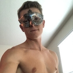 Mexcalibur66 (@mexcalibur66), OnlyFans creator