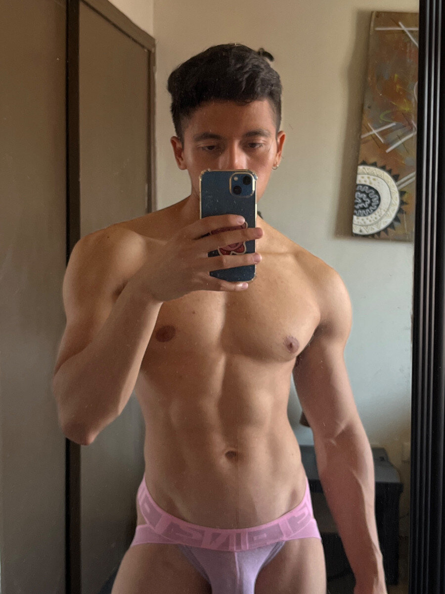 Mexicumpapi (@mexicumpapi), OnlyFans creator