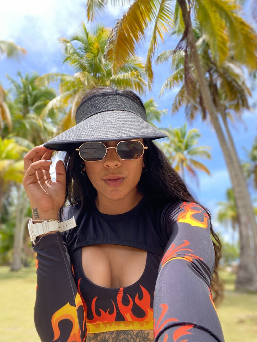 Mia42 (@mia.42), OnlyFans creator