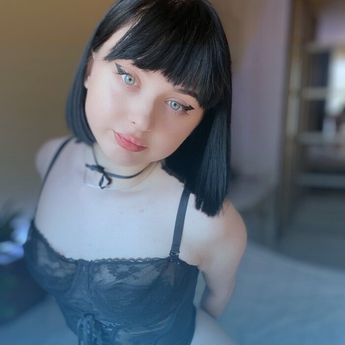 Miaamoore (@mia_amoore), OnlyFans creator