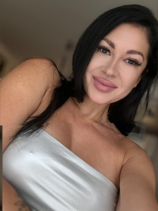 Mialittary (@mia_littary), OnlyFans creator