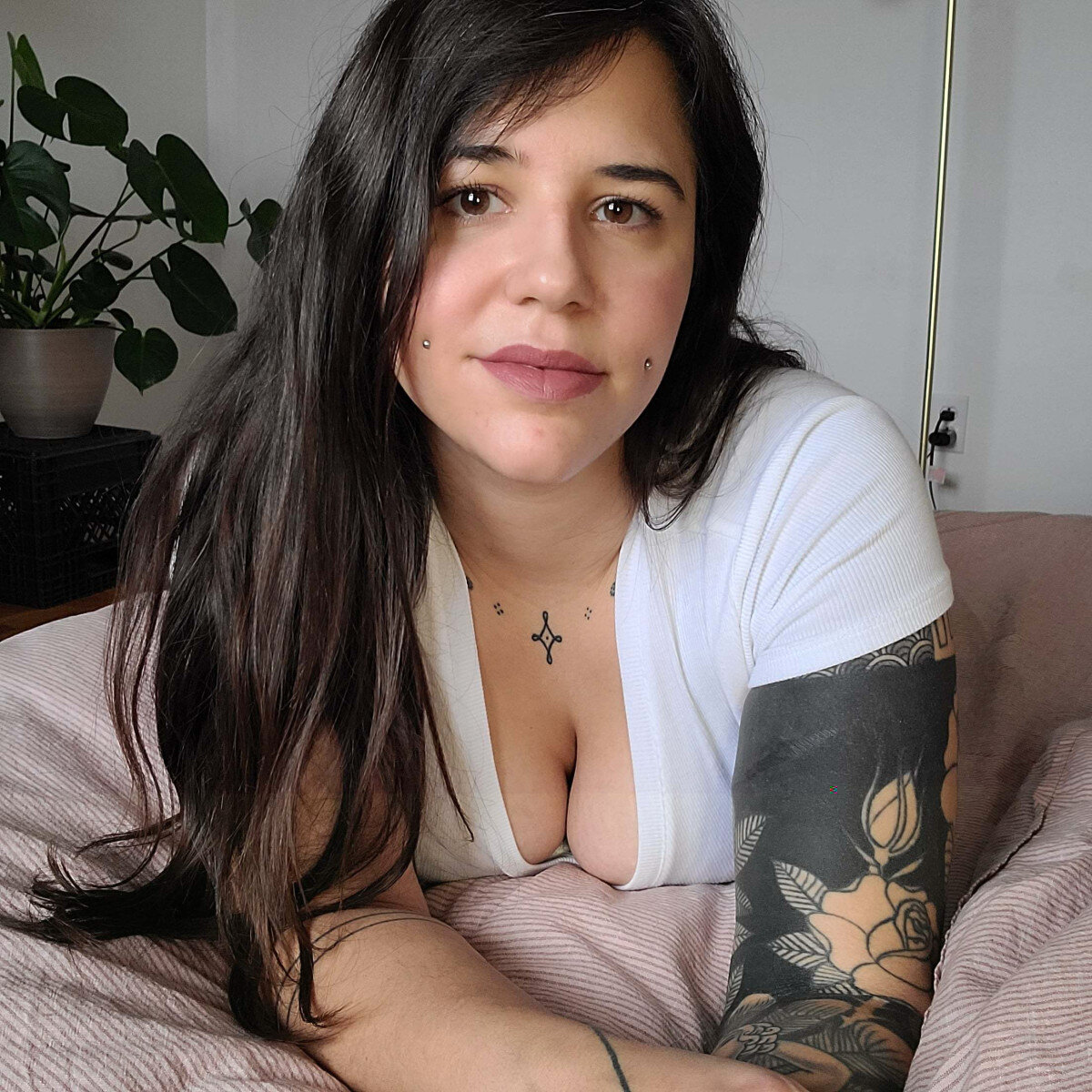 Miafeetsies (@miafeetsies), OnlyFans creator