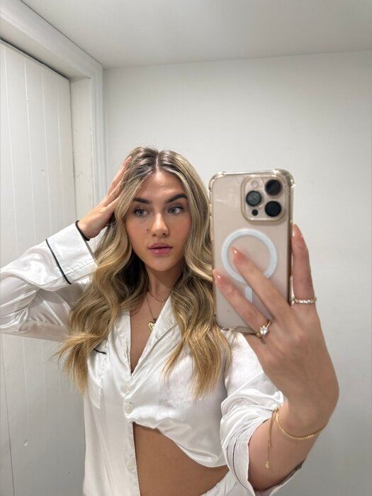 Miagold888 (@miagold888), OnlyFans creator