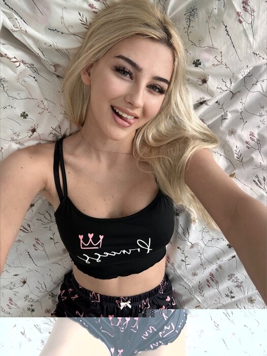 Miamonnroe (@miamonnroe), OnlyFans creator