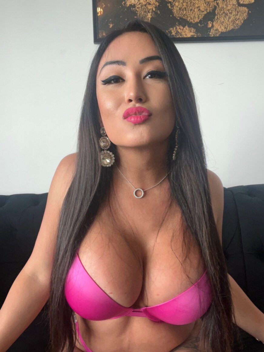 Miasuzuki (@miasuzuki), OnlyFans creator