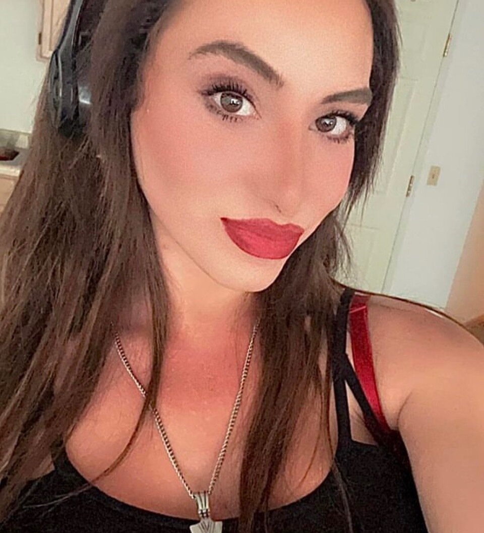 Micailabombshel (@micailabombshel), OnlyFans creator