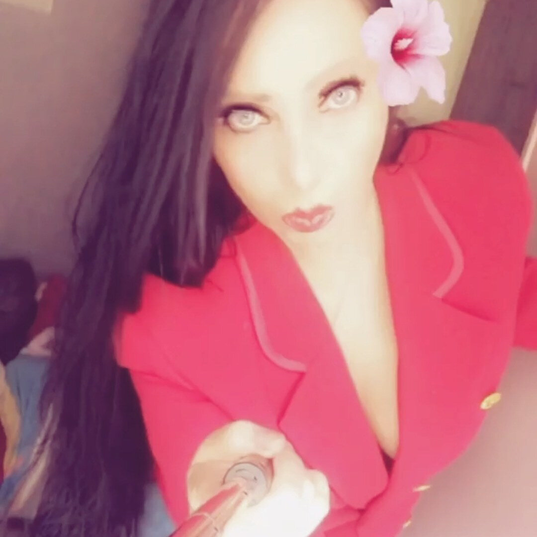 Michka (@michka), OnlyFans creator