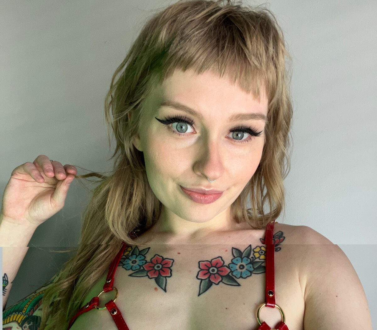 Microbangss (@microbangss), OnlyFans creator