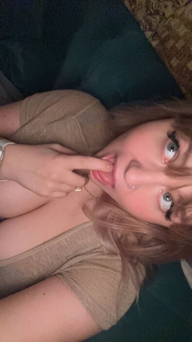 Mikaela222 (@mikaela222), OnlyFans creator