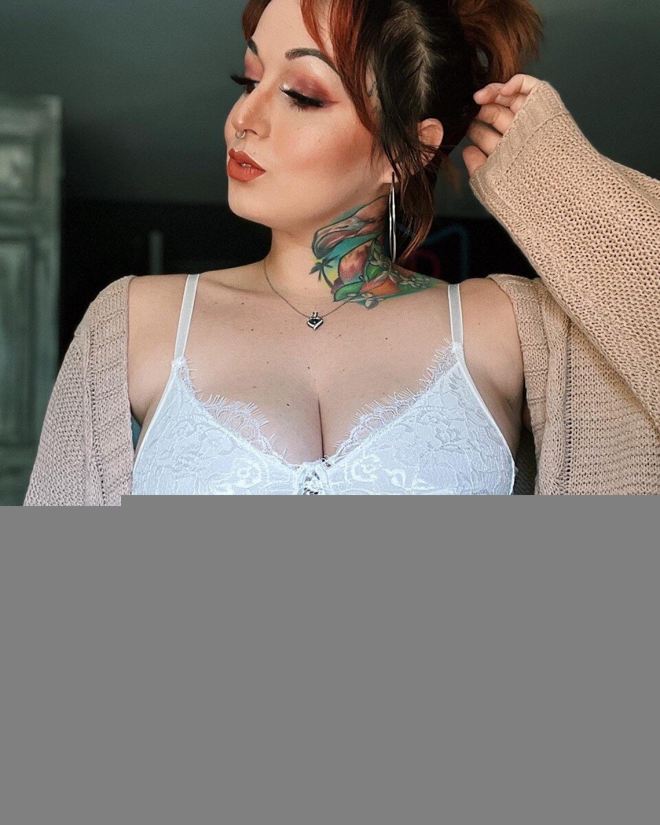Mikaylaxfree (@mikaylaxfree), OnlyFans creator