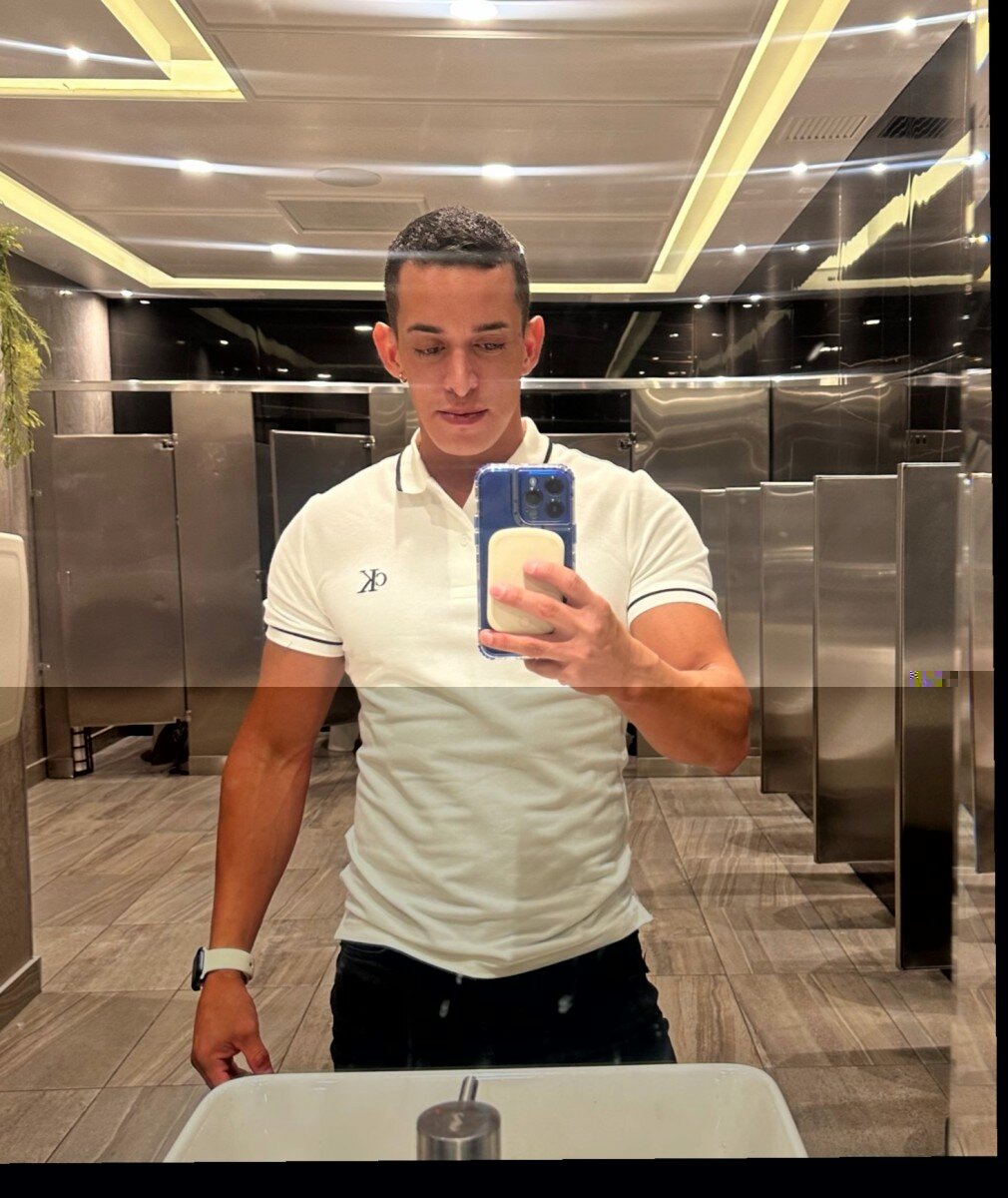 Mikecastle2323 (@mikecastle2323), OnlyFans creator