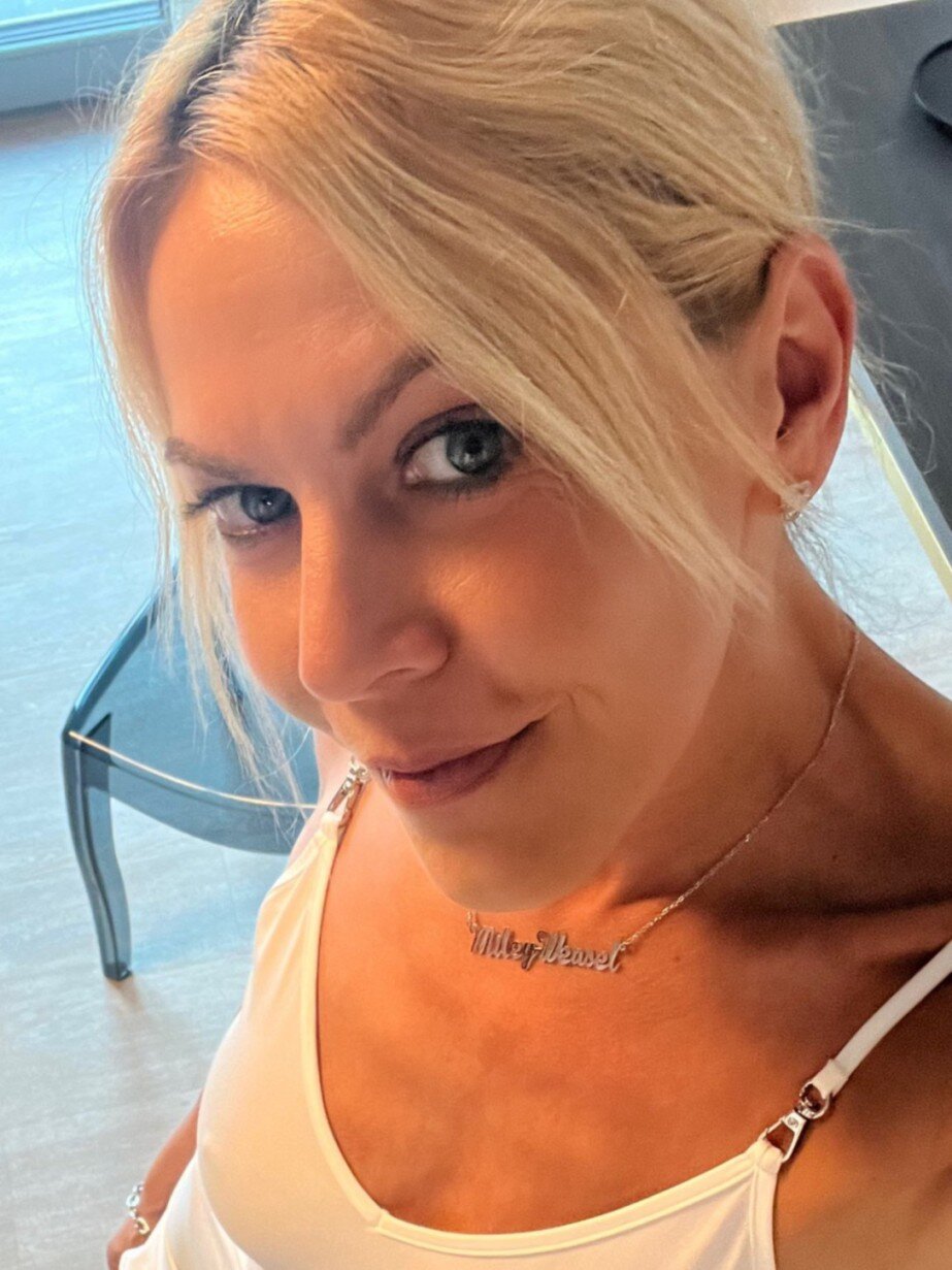 Miley Weasel (@miley-weasel), OnlyFans creator