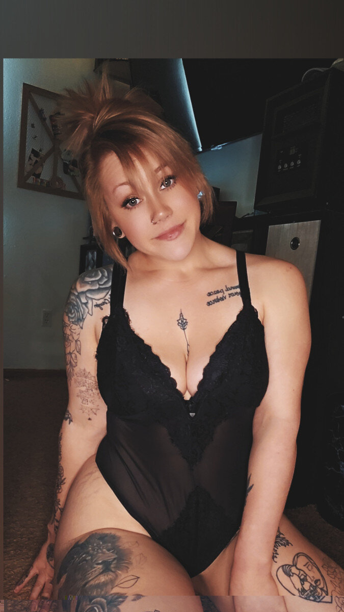 Milfmommy3000 (@milfmommy3000), OnlyFans creator
