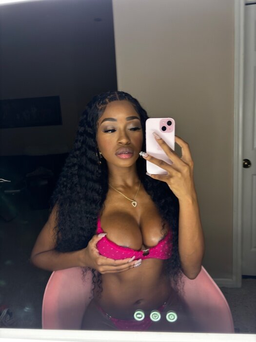 Milkemilli (@milkemilli), OnlyFans creator