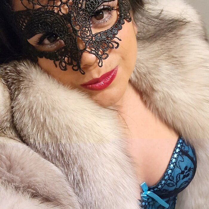 Minadevereaux (@minadevereaux), OnlyFans creator