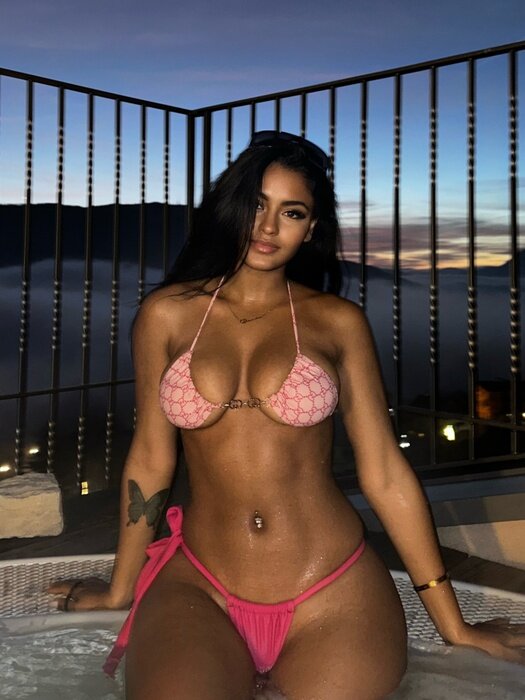 Minadorio (@minadorio), OnlyFans creator
