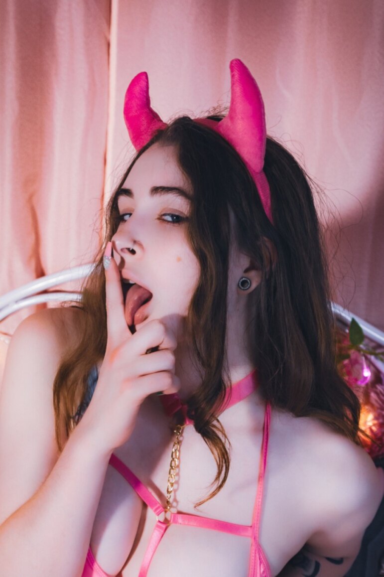 Minalf (@minalf), OnlyFans creator