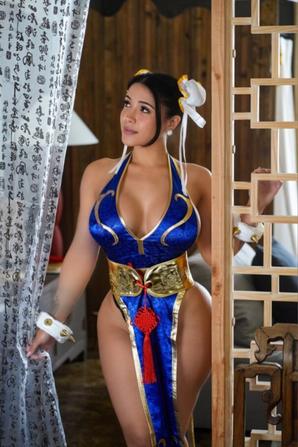 Minitinah02 (@minitinah02), OnlyFans creator