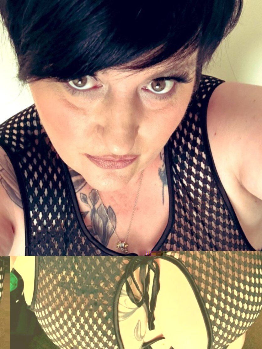 Minxymissy2211 (@minxymissy2211), OnlyFans creator