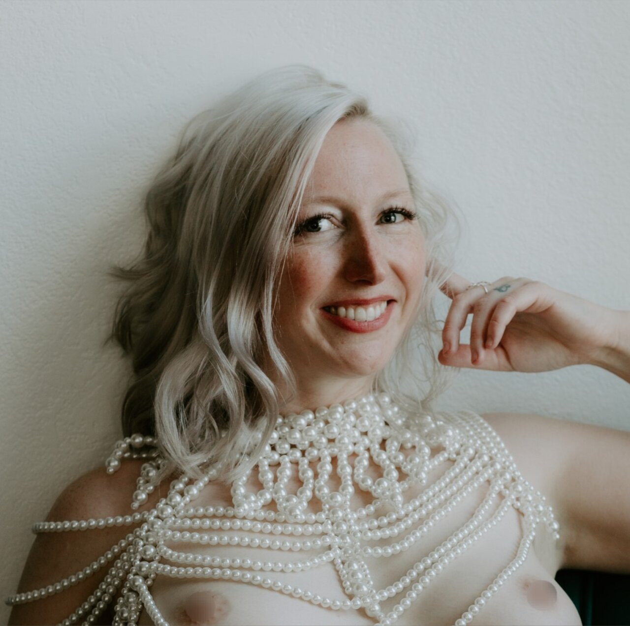 Miramoonflower (@miramoonflower), OnlyFans creator