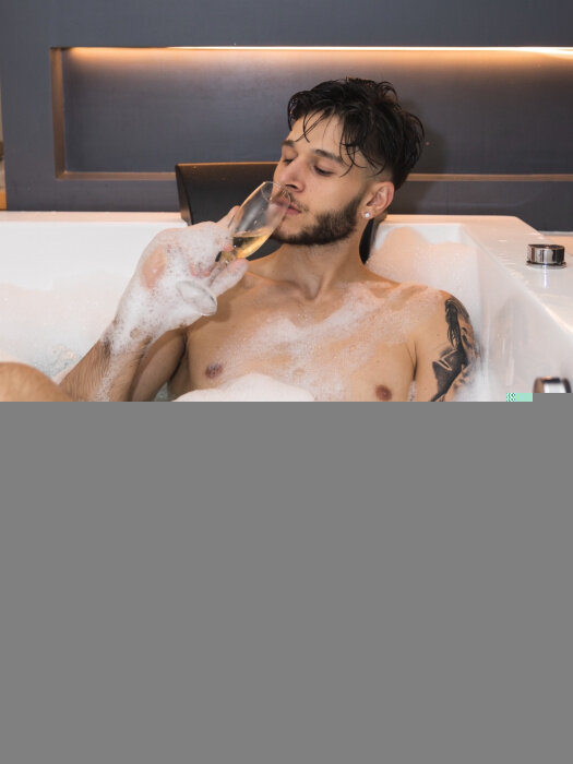 Mirkodigiulio (@mirkodigiulio), OnlyFans creator