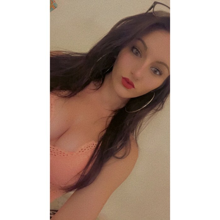 Missaugustxx (@miss_august_xx), OnlyFans creator