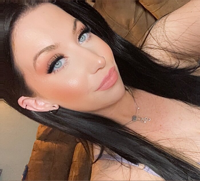 Misskhloelove (@miss_khloe_love), OnlyFans creator