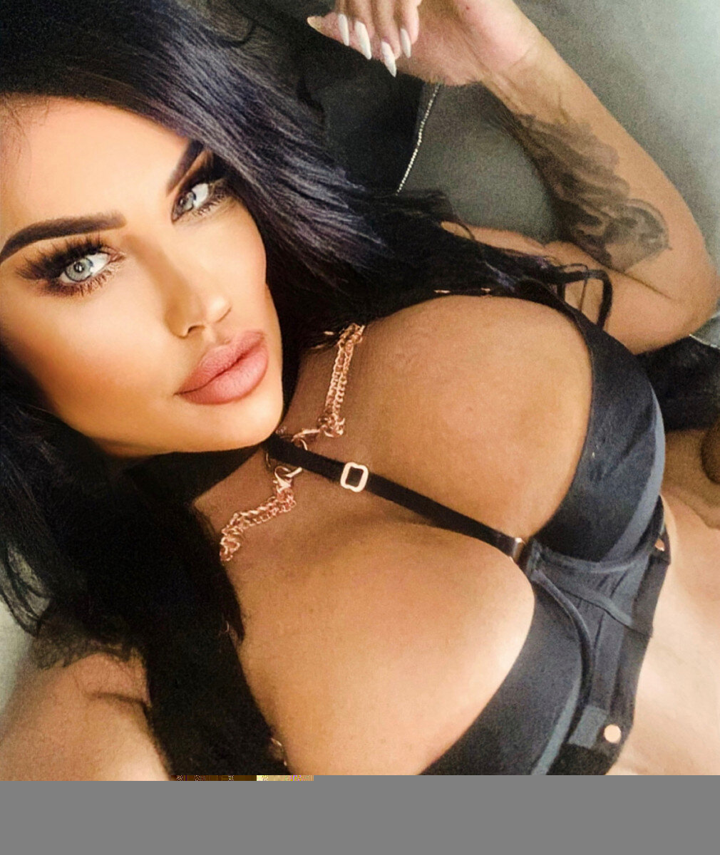 Missapriljadexx (@missapril_jadexx), OnlyFans creator