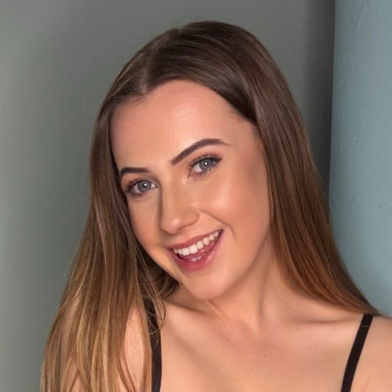 Misscharlottelily (@misscharlottelily), OnlyFans creator