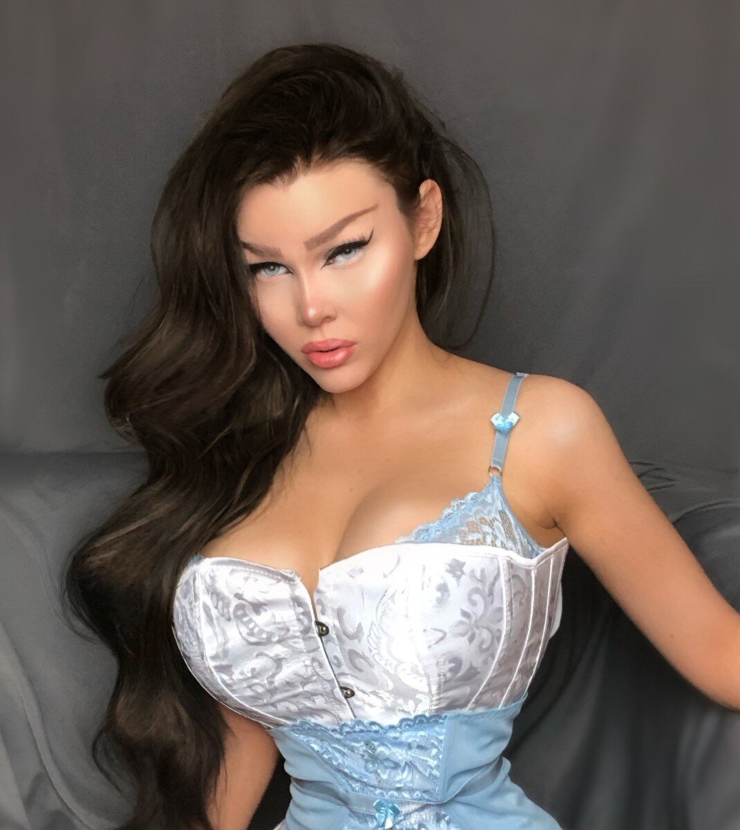 Eweline (@misseweline), OnlyFans creator