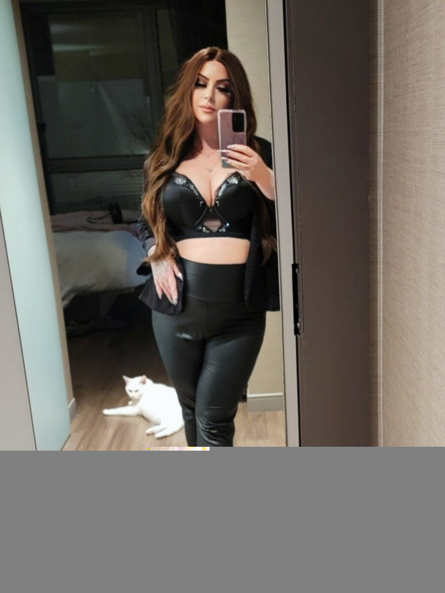 Misshenley (@misshenley), OnlyFans creator