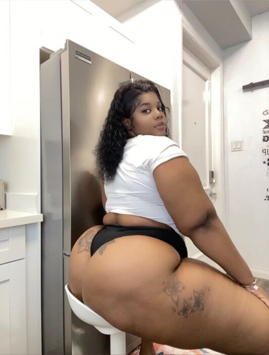 Misskellzz (@misskellzz), OnlyFans creator