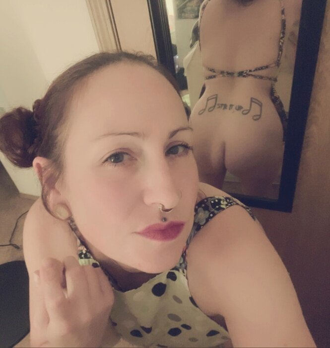 Missmaelyjosephine (@missmaelyjosephine), OnlyFans creator
