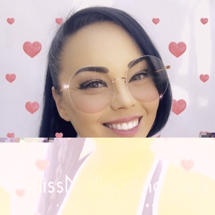 Missmollysongbird (@missmollysongbird), OnlyFans creator