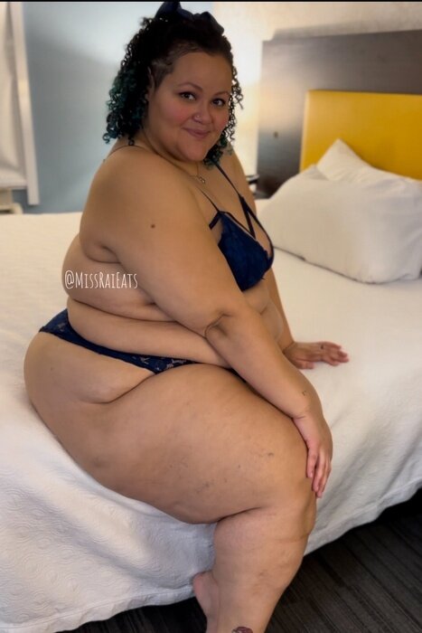 Missraieats (@missraieats), OnlyFans creator