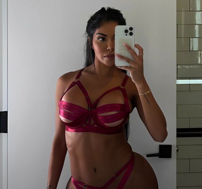 Missuniverse00 (@missuniverse00), OnlyFans creator